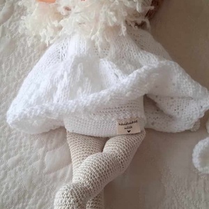 Papusica crosetata  - jucării și echipamente pentru copii - jucării și accesorii pentru copii - păpuși de joacă - Artynos.ro