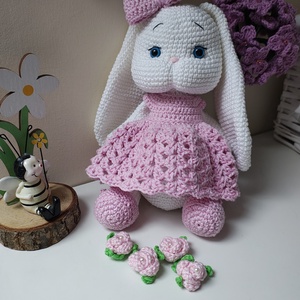 Iepuraș crosetat - jucării și echipamente pentru copii - daruri de botez - Artynos.ro