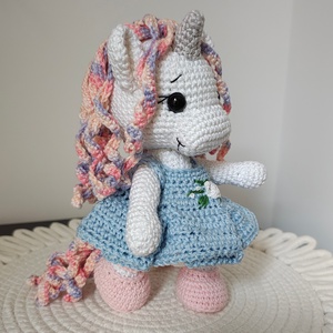 Unicorn crosetat - jucării și echipamente pentru copii - cărți pentru copii, cărți textile - Artynos.ro