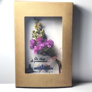 Martisor buchetel flori uscate, Bijuterii, Martisor, Aranjament de flori, Un martisor delicat, realizat dintr-un buchetel de flori uscate naturale, legate cu snur traditiona..., ARTYNOS