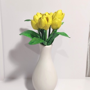 Aranjament handmade cu lalele din coji de fistic în vază. -Mic - - casă & stil de viață - decorațiuni de casă - accesorii florale - buchete de flori - Artynos.ro