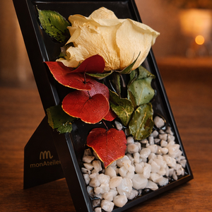 Tablou decorativ mic 10x15 cu plante naturale trandafiri si eucalipt cadou deosebit - Artynos.ro