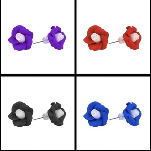 Cercei mici trandafiri 4 perechi - Artynos.ro