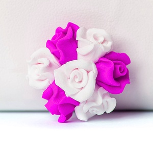 Brosa handmade trandafiri - bijuterii - broșe - Artynos.ro