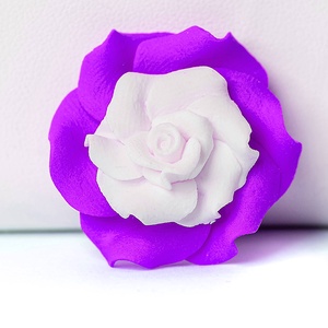 Brosa handmade trandafiri - bijuterii - broșe - Artynos.ro