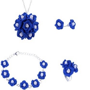 Set bijuterii handmade trandafiri - bijuterii - seturi de bijuterii - Artynos.ro