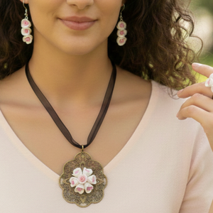 Set trandafiri roz cu alb - bijuterii - seturi de bijuterii - Artynos.ro