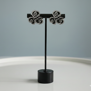 Cercei Trandafirasi triunghi - bijuterii - cercei - cercei din rășină - Artynos.ro