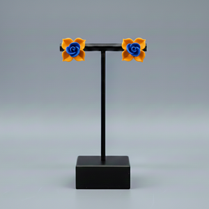 Cercei trandafirasi cu dantela - bijuterii - cercei - cercei din rășină - Artynos.ro