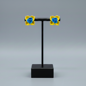 Cercei trandafirasi cu dantela - bijuterii - cercei - cercei din rășină - Artynos.ro