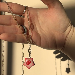 Charm stea minimalistă - arte vizuale și accesorii  - sculptură - sculpturi și figurine din ceramică - Artynos.ro