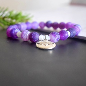 Bratara handmade purple frosted agate/ lotus Charm  - Artynos.ro