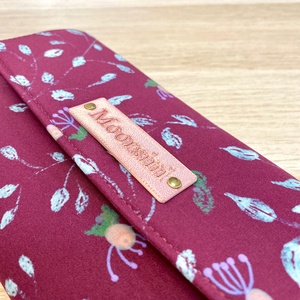 Portofel burgundy floral 20x11cm - geantă și husă - portofele, huse, suporturi - portofel - portofele damă - Artynos.ro