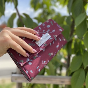 Portofel burgundy floral 20x11cm - geantă și husă - portofele, huse, suporturi - portofel - portofele damă - Artynos.ro