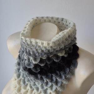 Fular circular crosetat - îmbrăcăminte și modă - eșarfe, pălării, fularuri - eșarfe - Artynos.ro