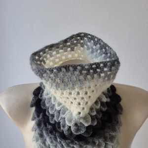 Fular circular crosetat - îmbrăcăminte și modă - eșarfe, pălării, fularuri - eșarfe - Artynos.ro