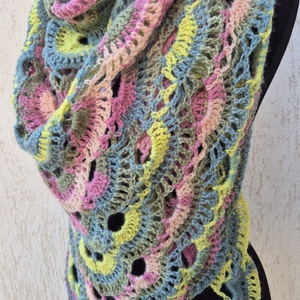 Sal triunghiular crosetat - îmbrăcăminte și modă - eșarfe, pălării, fularuri - șaluri - Artynos.ro