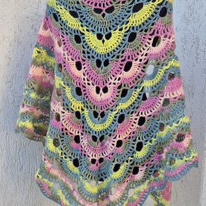 Sal triunghiular crosetat - îmbrăcăminte și modă - eșarfe, pălării, fularuri - șaluri - Artynos.ro