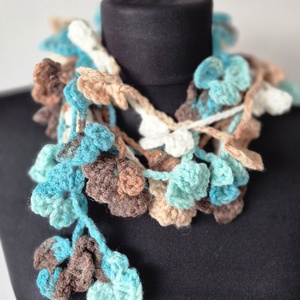 Flori crosetate, esarfa de primavara - îmbrăcăminte și modă - eșarfe, pălării, fularuri - eșarfe - Artynos.ro