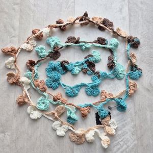 Flori crosetate, esarfa de primavara - îmbrăcăminte și modă - eșarfe, pălării, fularuri - eșarfe - Artynos.ro