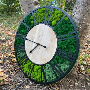 Ceas de metal decorat cu licheni verzi - casă & stil de viață - accesorii pentru decorat casa - decorațiuni de pereți, decorațiuni suspendate - ceasuri de perete - Artynos.ro