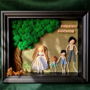 Tablou licheni si papusi din macrame - Family - Artynos.ro