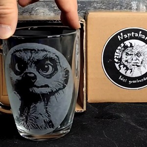 Cană de sticlă cu model de suricată  -  - Artynos.ro