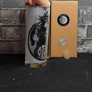 Son Goku și dragonul � Pahar de sticlă gravat manual  -  - Artynos.ro