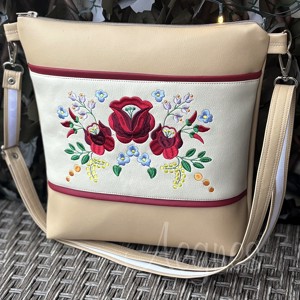 Latte si crema Kalocsai, Genti si portofele, Genti de mana si umar, Genti de umar, , ARTYNOS