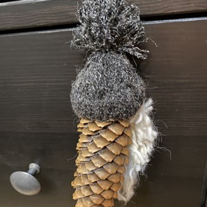Pom de Crăciun disc con de pin -  - Artynos.ro