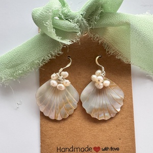 Cercei cu perle si sidef in forma de scoica, alb sidef, cu tortite din argint 925, handmade - bijuterii - cercei - cercei din perle - Artynos.ro