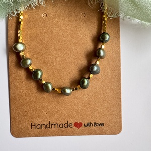 Bratara Emerald Glow, din perle naturale verzi si hematit auriu cu argint 925 placat cu aur, reglabila 16-19 cm - bijuterii - brățări - brățări din perle - Artynos.ro