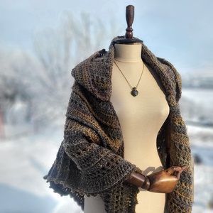 Assasins Creed Inspired Hand-Crocheted Hooded Cloak - îmbrăcăminte și modă - eșarfe, pălării, fularuri - șaluri - Artynos.ro