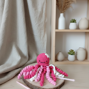 O caracatita crosetata colorata, Jucarii si echipamente pentru copii, Plusuri, Caracatite din plus, Crosetat, ARTYNOS