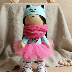 Păpușă roz cu fustă din tul - jucării și echipamente pentru copii - jucării și accesorii pentru copii - păpuși de joacă - Artynos.ro