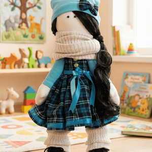 Papusa cu par lung rochie in carouri cu panglica de satin, Jucarii si echipamente pentru copii, Plusuri, Papusa crosetata, papusa de plus, Papusi si fabricare de marionete, ARTYNOS