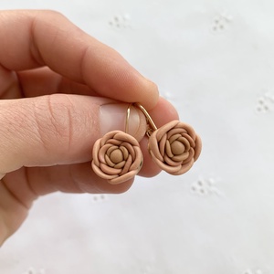 Cercei Roses - bijuterii - cercei - cercei agățați - Artynos.ro