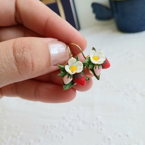 Cercei Strawberry - bijuterii - cercei - cercei agățați - Artynos.ro