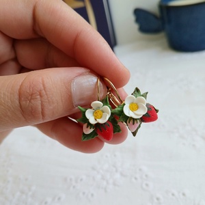 Cercei Strawberry - bijuterii - cercei - cercei agățați - Artynos.ro