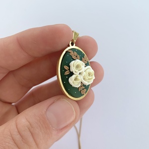 Colier Velvet Green - bijuterii - coliere - coliere cu pandantive - Artynos.ro