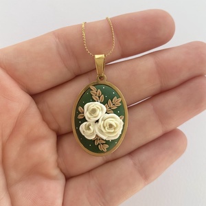Colier Velvet Green - bijuterii - coliere - coliere cu pandantive - Artynos.ro