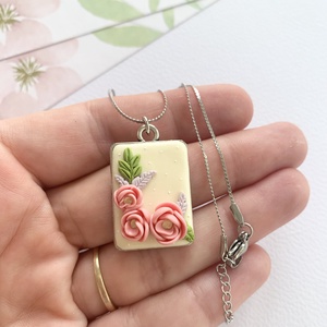 Colier Roses - bijuterii - coliere - coliere cu pandantive - Artynos.ro