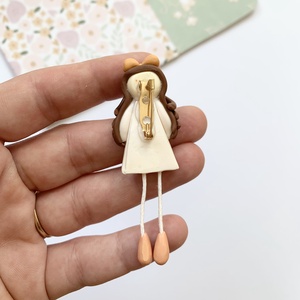 Brosa Floral Doll - bijuterii - broșă, insigne - insigne - Artynos.ro