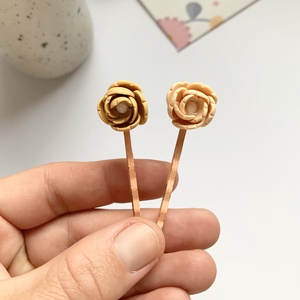 Set 2 agrafe Flowers - îmbrăcăminte și modă - accesorii păr - bandă de păr și agrafe păr - Artynos.ro
