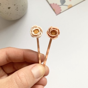 Set 2 agrafe Flowers - îmbrăcăminte și modă - accesorii păr - bandă de păr și agrafe păr - Artynos.ro