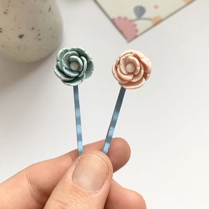 Set 2 agrafe Flowers - îmbrăcăminte și modă - accesorii păr - bandă de păr și agrafe păr - Artynos.ro