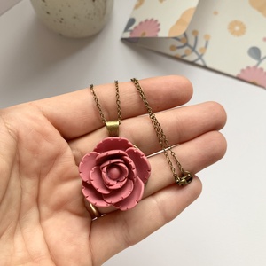 Colier Rose - bijuterii - coliere - coliere cu pandantive - Artynos.ro