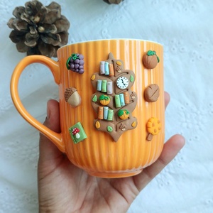 Accesoriu Fall Mug, Accesorii de Craciun, Cadou tematic de Mos Craciun, decoratiuni, Cadouri de Mos Craciun, , Cana decorata cu elemente modelate manual din lut polimeric. Un cadou ideal pentru cititori.

Capac..., ARTYNOS