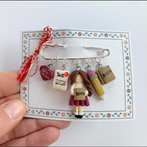 Broșă pe ac Best Teacher - bijuterii - mărțișor - Artynos.ro