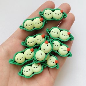 Brosa Martisor , Bijuterii, Martisor, , Martisor modelat manual din lut polimeric, sub forma de pastaie mazare - two peas in a pod

Vine in..., ARTYNOS